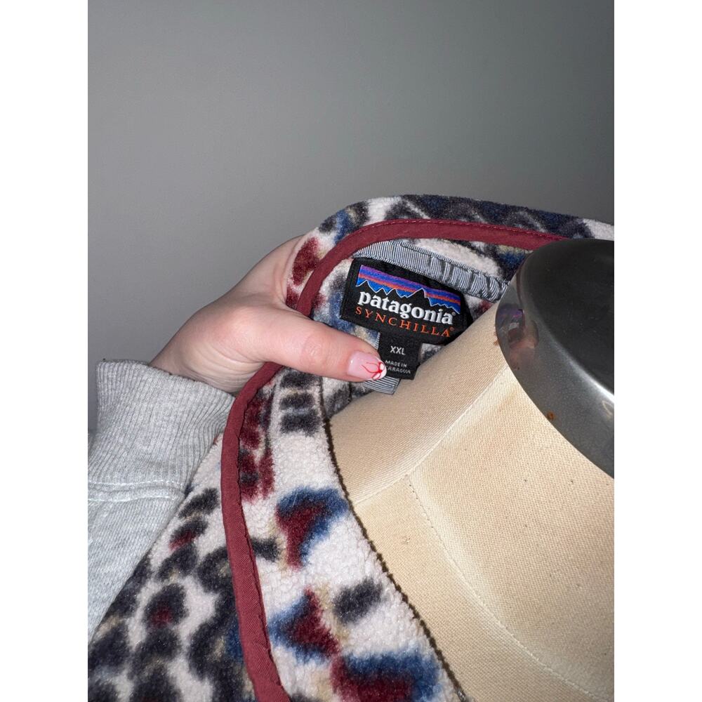 Patagonia Men's Printed Fleece Pullover Jacket in Multi/Maroon - Picture 3 of 4